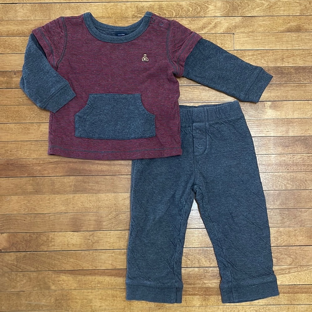 GAP baby gap 2 piece long sleeve shirt pant jogger red gray stripe 18-24 months